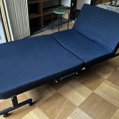 紺マット付き　折りたたみベット　シングルの画像