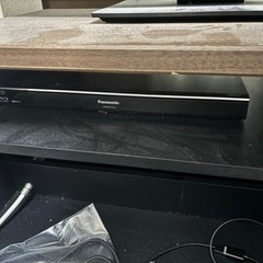 テレビ、テレビ台の画像