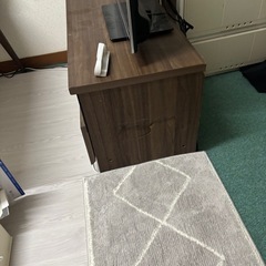 テレビ、テレビ台の画像