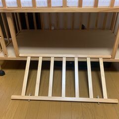 ベビーベッド　　できるだけ組み立てた状態で引き取って頂きたい。の画像
