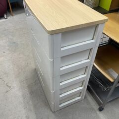 リサイクルショップどりーむ天保山店　No4461 ５段プラチェスト　衣類収納　木天板付きで便利♪　意外に定価は高いです❕　の画像