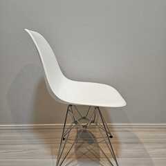 ホワイトプ シェルチェアの画像