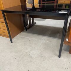 リサイクルショップどりーむ天保山店　No4394 ガラス製ダイニングテーブル　黒色ガラスでオシャレ♪　の画像