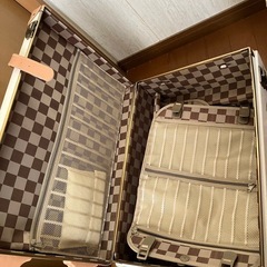 スーツケースの画像