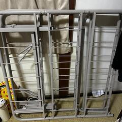 折りたたみ式ベッドフレーム（未使用・組み立て済み）の画像