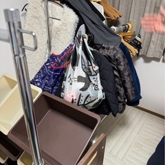 ハンガーラックの画像