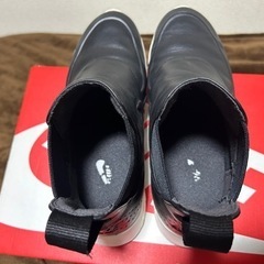 ナイキ エアマックス シア MID【3,500円】取引中の画像