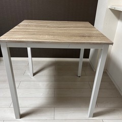 テーブル椅子の画像