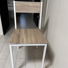 テーブル椅子の画像