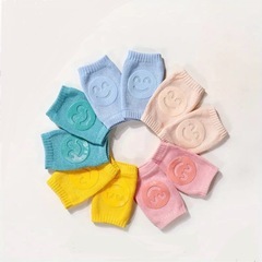 【出産祝いなどにどうぞ！】ベビーニーパッド 膝当て
の画像