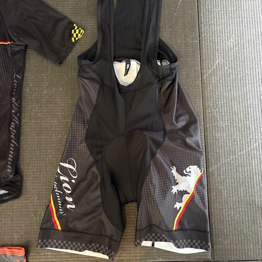 XLサイズ Lion de KAPELMUUR ジャージ、ビブのセット コレクション