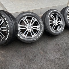 ハイエースタイヤホイールセットの画像