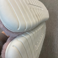 ピンクベージュモコモコサンダル、フリーサイズ
の画像