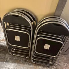 パイプ椅子８脚の画像