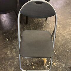 パイプ椅子８脚の画像