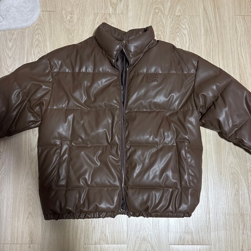 【who's whoのレザーダウン】