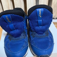アシックススニーカー23cmの画像