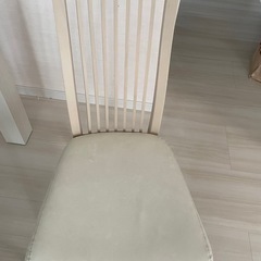 ダイニングテーブルの画像