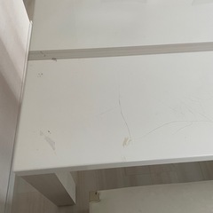 ダイニングテーブルの画像