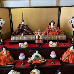 7段飾りひな人形の画像