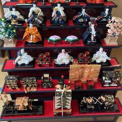 7段飾りひな人形の画像