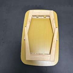 折りたたみ机の画像