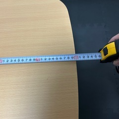 折りたたみ机の画像