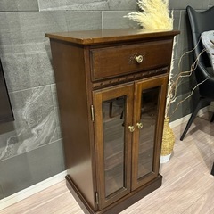 アンティーク ヴィンテージ　レトロ　
木製 キャビネット サイドボードの画像