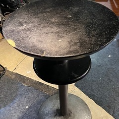 テーブル2つの画像