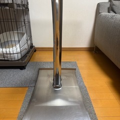 ガラス天板のダイニングテーブル　東京インテリアの画像