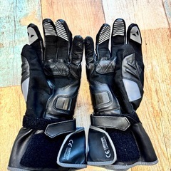 美品！Mサイズ ダイネーゼ レーシンググローブ CARBON D1の画像