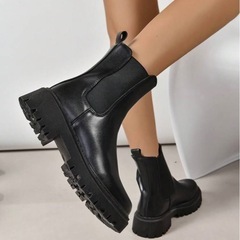 ショートブーツの画像