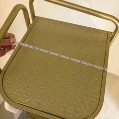 シューズラック　金の画像