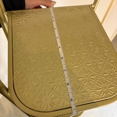 シューズラック　金の画像