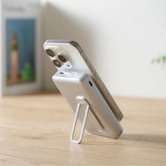 新品未開封エレコム　ワイヤレスモバイルバッテリー（２０Ｗ／スタンド付）　１００００ｍＡｈの画像