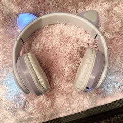 光る✨ネコ型ヘッドホンの画像