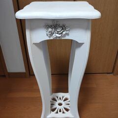 アンチークサイドテーブル良品ですの画像