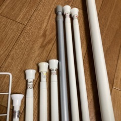 ワイヤーネット、突っ張り棒の画像