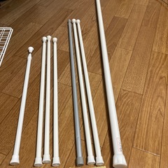 ワイヤーネット、突っ張り棒の画像