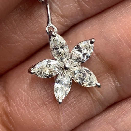 Pt900 ダイヤモンド　ペンダント　フラワー　1.6g 1.19ct