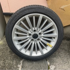 BMW タイヤの画像