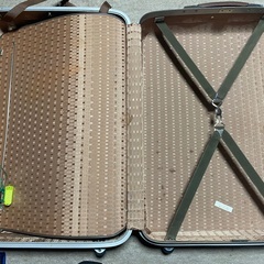 スーツケース中型の画像