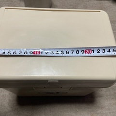 クーラーボックス、食器付きの画像