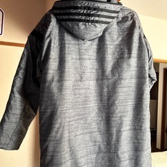 adidasベンチコート140cmキッズの画像