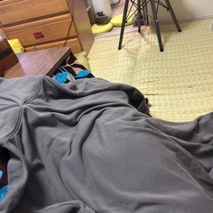 服、ズボン、カバンの画像