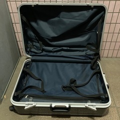 ほぼ新品🔴超軽量で特大ブランドスーツケース80.50.30センチの画像
