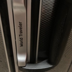 ほぼ新品🔴超軽量で特大ブランドスーツケース80.50.30センチの画像