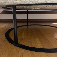 御影石丸テーブルの画像