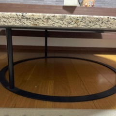 御影石丸テーブルの画像