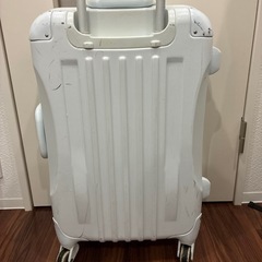 キャリーケース　白　の画像